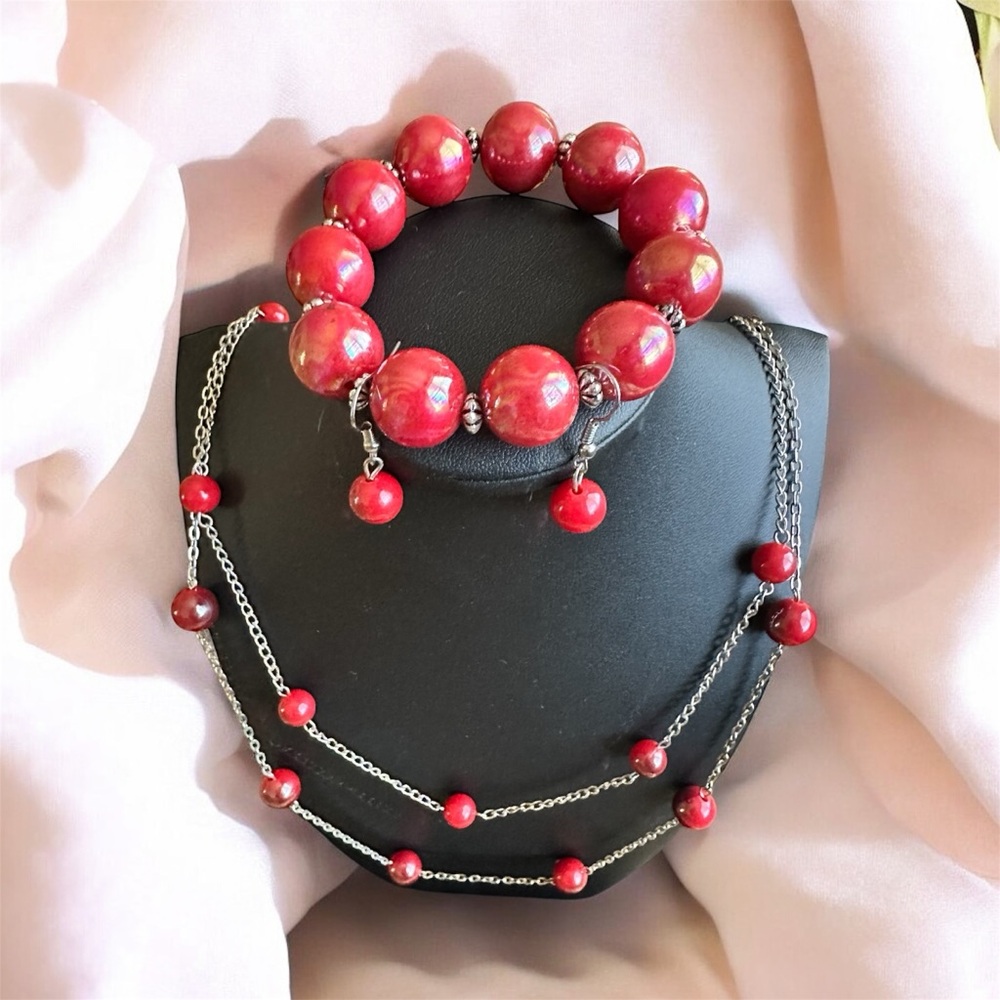 Vintage Elegant Red Beaded Jewelry Set